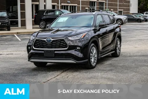 More photos of 2021 Toyota Highlander Hybrid Platinum at ALM Newnan, GA