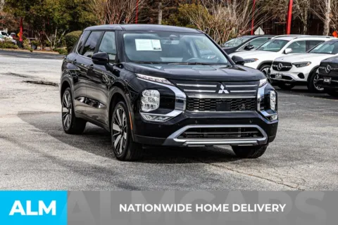 More photos of 2025 Mitsubishi Outlander SE at ALM Newnan, GA