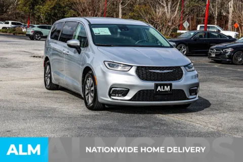 More photos of 2023 Chrysler Pacifica Hybrid Touring L at ALM Newnan, GA