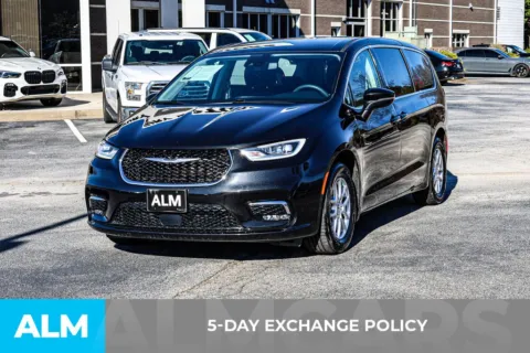 Another view of 2023 Chrysler Pacifica Touring L for sale in Newnan, GA at ALM Newnan