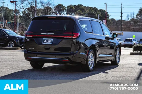 More photos of 2023 Chrysler Pacifica Touring L at ALM Newnan, GA