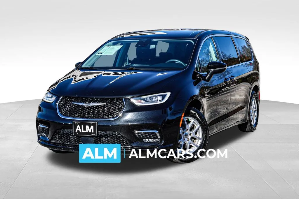 Black 2023 Chrysler Pacifica Touring L for sale in Newnan, GA