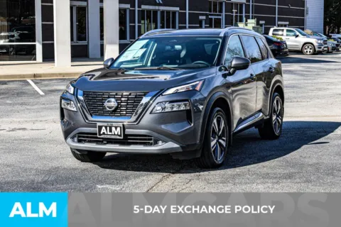 More photos of 2021 Nissan Rogue SL at ALM Newnan, GA