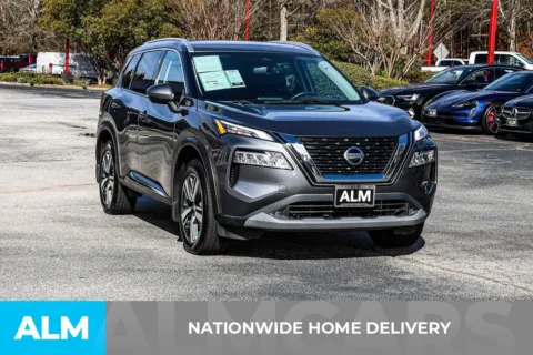 More photos of 2021 Nissan Rogue SL at ALM Newnan, GA
