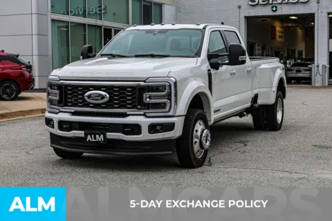 More photos of 2025 Ford F-450SD Platinum at ALM Newnan, GA