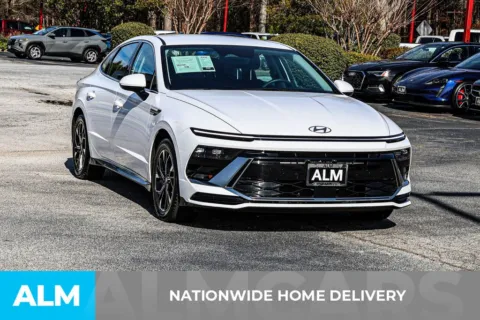More photos of 2025 Hyundai Sonata SEL at ALM Newnan, GA