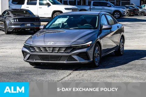 More photos of 2024 Hyundai Elantra SEL at ALM Newnan, GA
