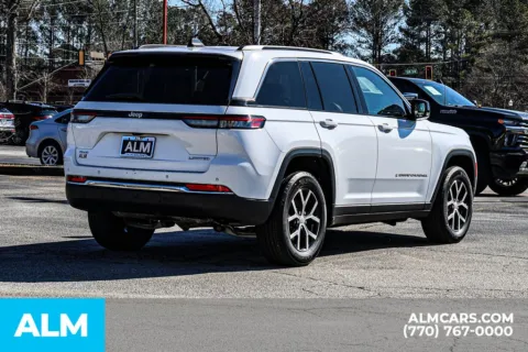 More photos of 2024 Jeep Grand Cherokee Limited at ALM Newnan, GA