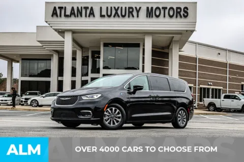 Another view of 2024 Chrysler Pacifica Hybrid Select for sale in Newnan, GA at ALM Newnan