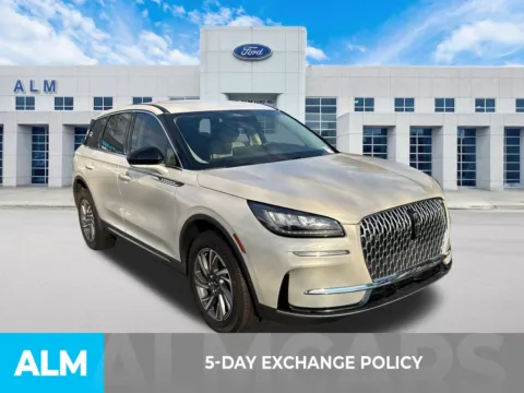 More photos of 2023 Lincoln Corsair Standard at ALM Newnan, GA