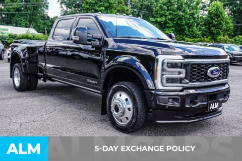 More photos of 2025 Ford F-450SD Platinum at ALM Newnan, GA