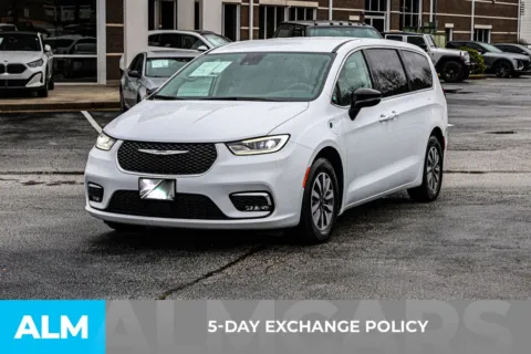 Another view of 2024 Chrysler Pacifica Hybrid Select for sale in Newnan, GA at ALM Newnan