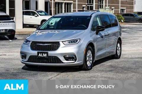 More photos of 2024 Chrysler Pacifica Touring L at ALM Newnan, GA