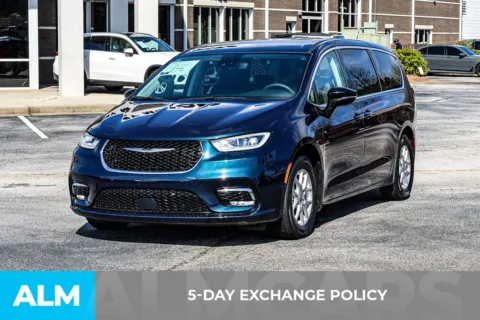 Another view of 2024 Chrysler Pacifica Touring L for sale in Newnan, GA at ALM Newnan