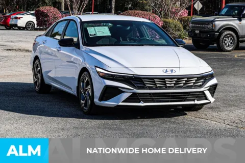 More photos of 2025 Hyundai Elantra SEL Sport at ALM Newnan, GA