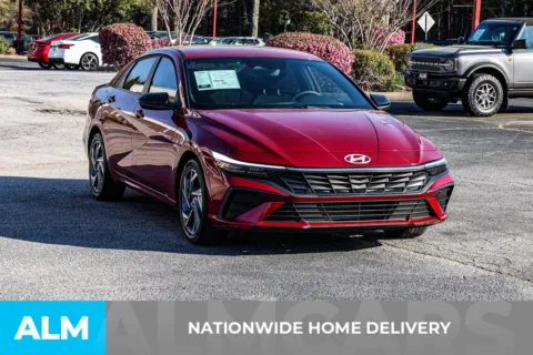 More photos of 2025 Hyundai Elantra SEL Sport at ALM Newnan, GA