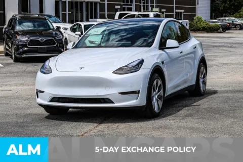 More photos of 2022 Tesla Model Y Long Range at ALM Newnan, GA
