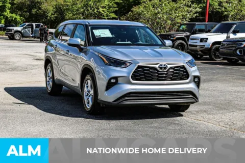 More photos of 2025 Toyota Highlander LE at ALM Newnan, GA