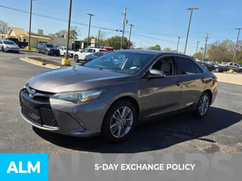 More photos of 2016 Toyota Camry XLE at ALM Newnan, GA