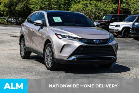 More photos of 2022 Toyota Venza Limited at ALM Newnan, GA