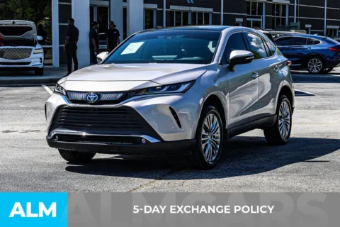 More photos of 2022 Toyota Venza Limited at ALM Newnan, GA