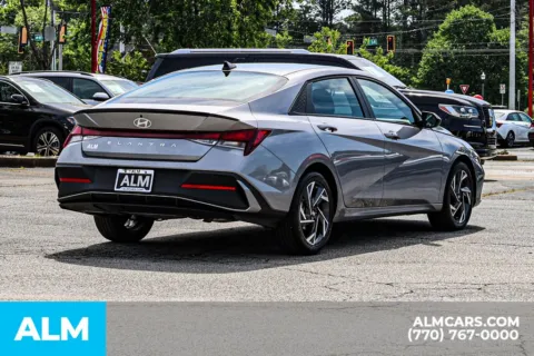 More photos of 2025 Hyundai Elantra SEL Sport at ALM Newnan, GA
