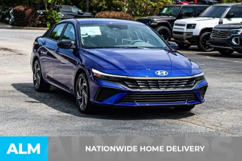 More photos of 2025 Hyundai Elantra SEL Sport at ALM Newnan, GA