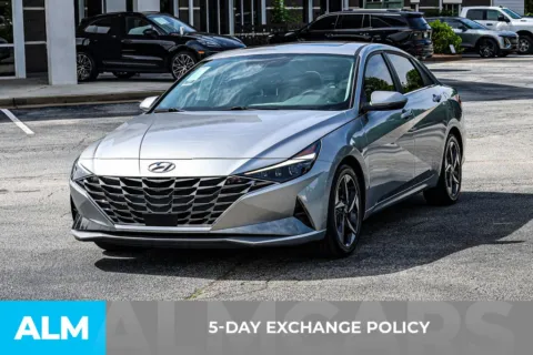 More photos of 2021 Hyundai Elantra Limited at ALM Newnan, GA