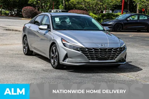 More photos of 2021 Hyundai Elantra Limited at ALM Newnan, GA