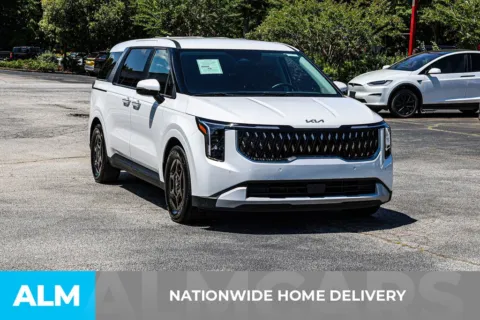 More photos of 2025 Kia Carnival LXS at ALM Newnan, GA