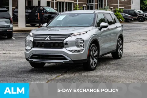 More photos of 2025 Mitsubishi Outlander SE at ALM Newnan, GA