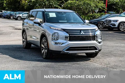 More photos of 2025 Mitsubishi Outlander SE at ALM Newnan, GA