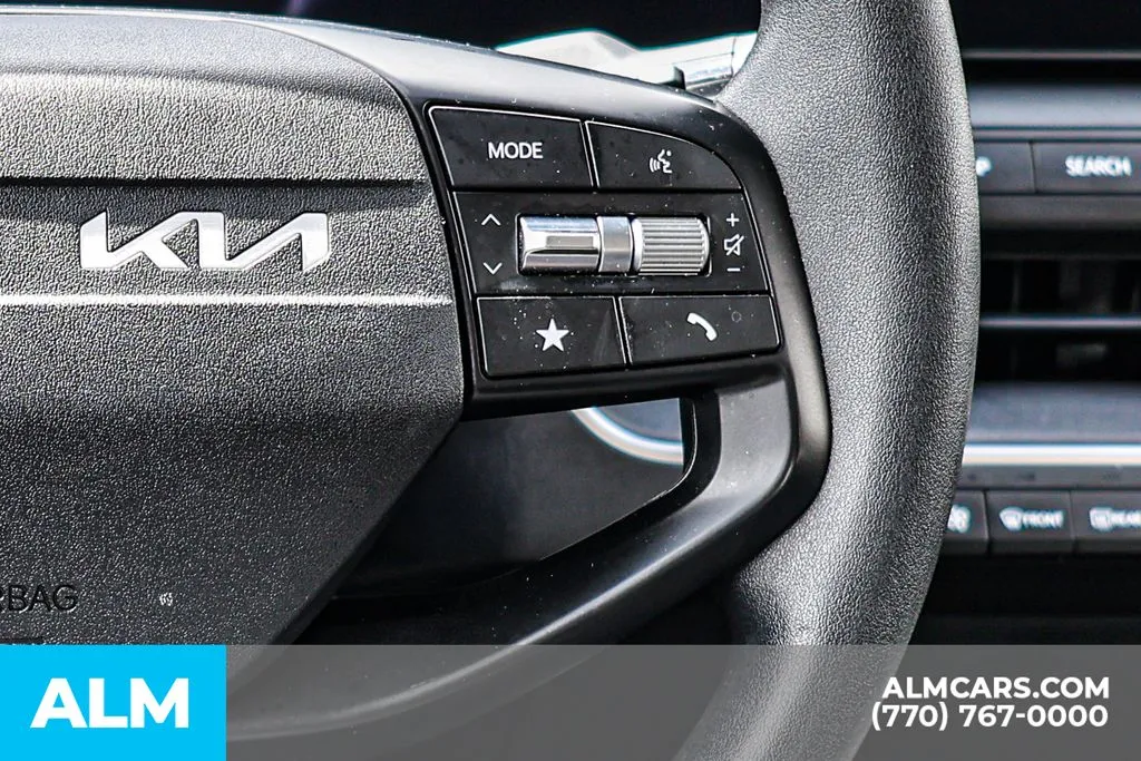 2025 Kia K4 LXS - Photo 33