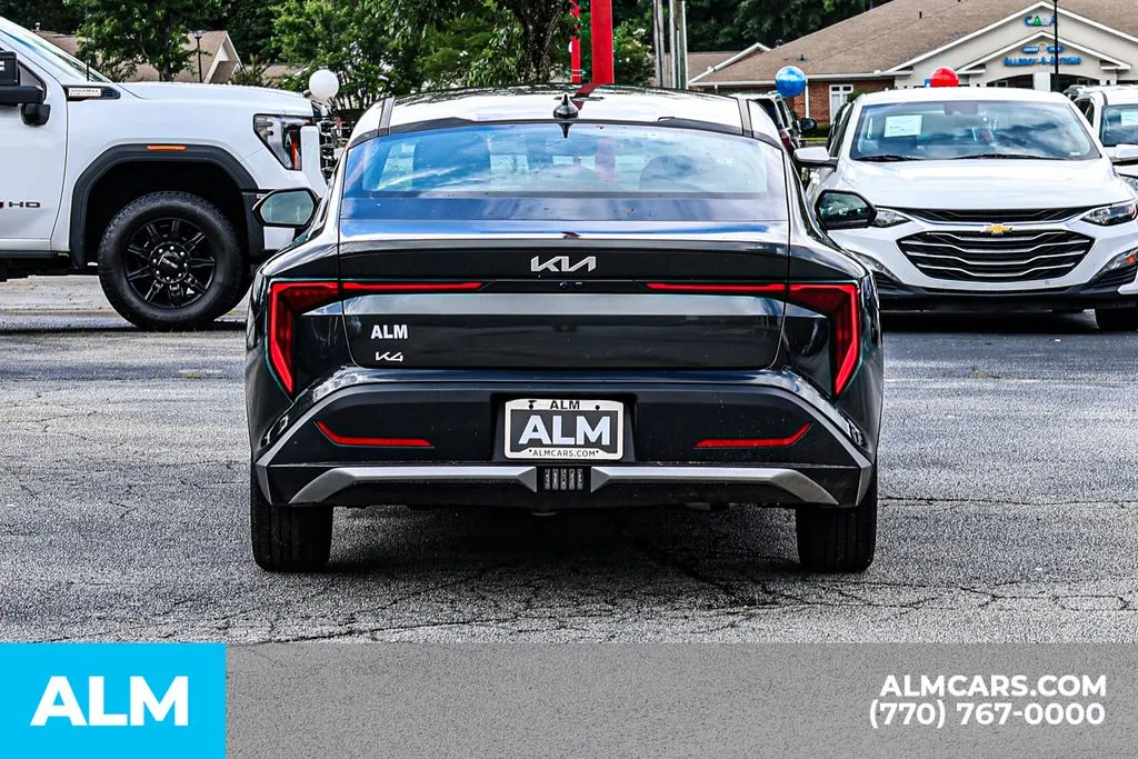 2025 Kia K4 LXS - Photo 11