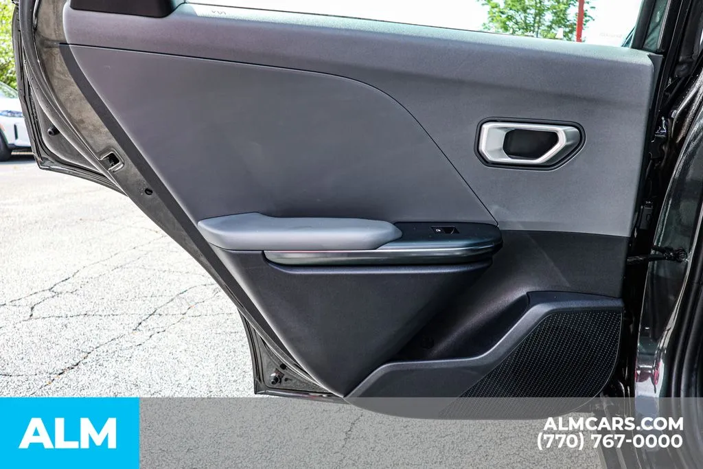 2025 Kia K4 LXS - Photo 46