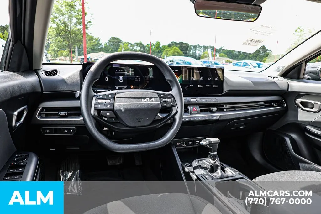 2025 Kia K4 LXS - Photo 26