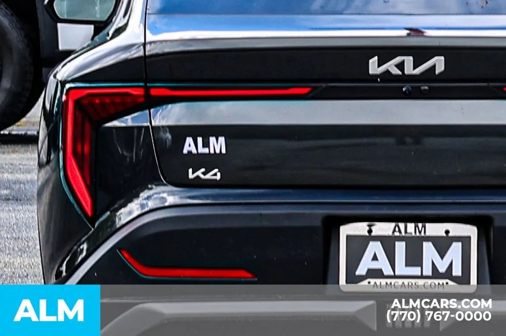 2025 Kia K4 LXS - Photo 12