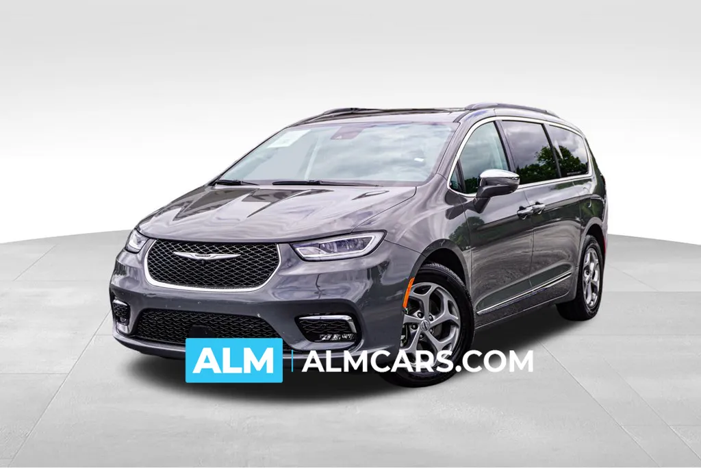 2022 Chrysler Pacifica Limited for sale in Newnan, GA