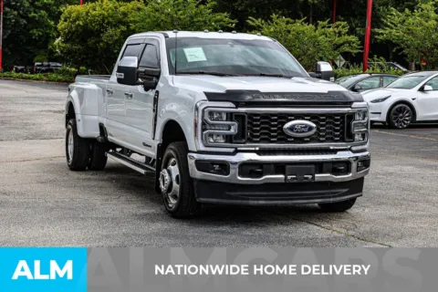 More photos of 2025 Ford F-350SD Lariat at ALM Newnan, GA