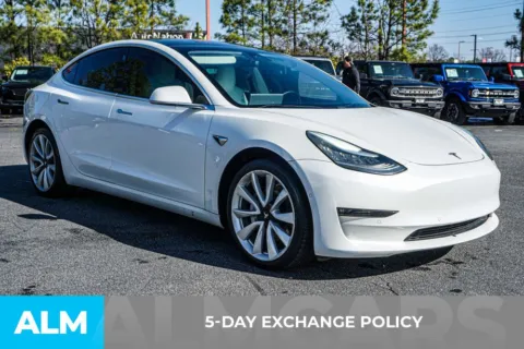 More photos of 2019 Tesla Model 3 Long Range at ALM Newnan, GA