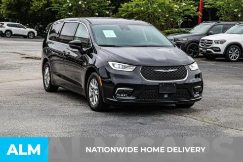 More photos of 2023 Chrysler Pacifica Touring L at ALM Newnan, GA