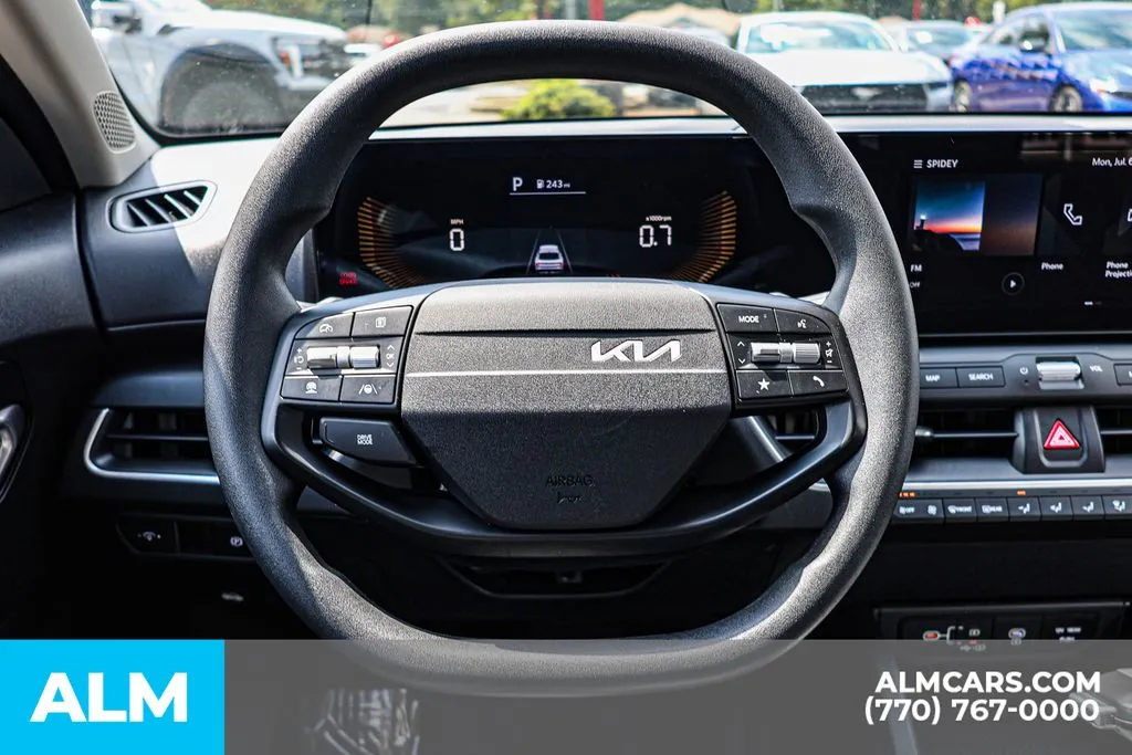 2025 Kia K4 LXS - Photo 29