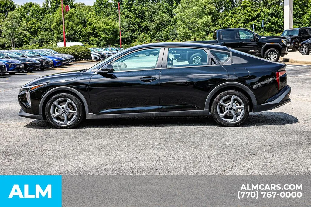 2025 Kia K4 LXS - Photo 8
