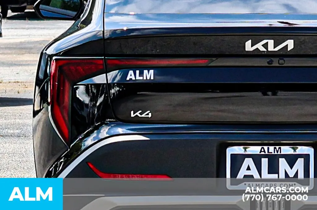 2025 Kia K4 LXS - Photo 12