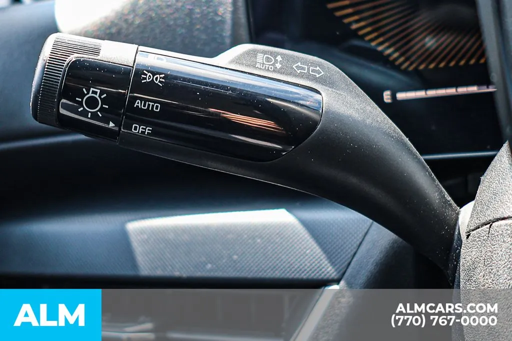 2025 Kia K4 LXS - Photo 30