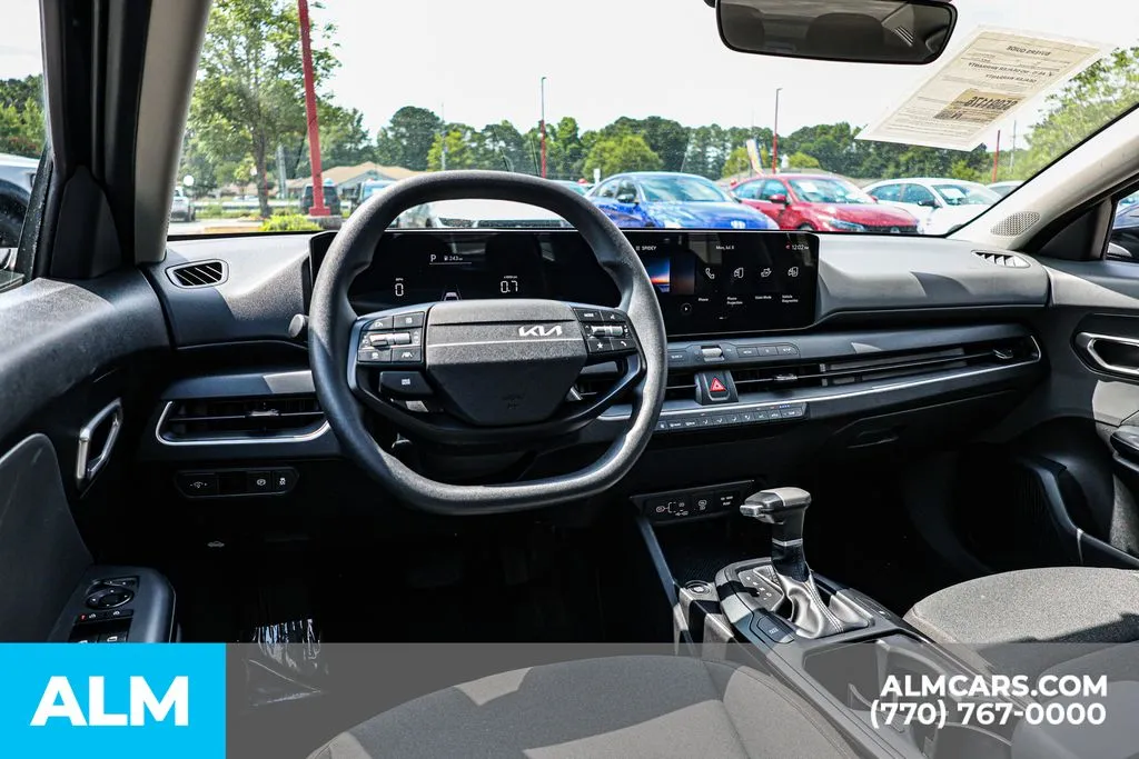 2025 Kia K4 LXS - Photo 26