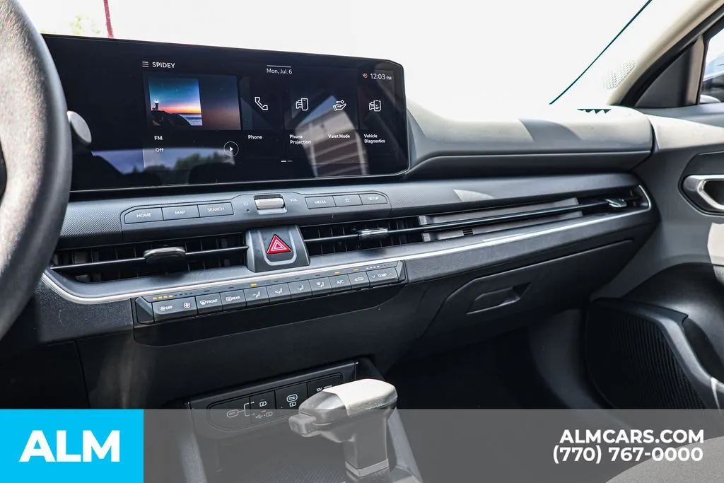 2025 Kia K4 LXS - Photo 36