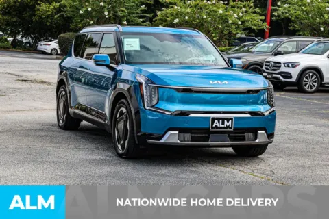 More photos of 2024 Kia EV9 Land at ALM Newnan, GA