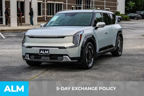 More photos of 2024 Kia EV9 Land at ALM Newnan, GA