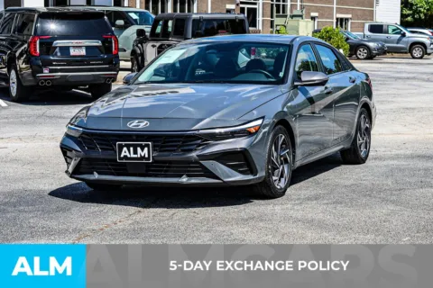 More photos of 2024 Hyundai Elantra Limited at ALM Newnan, GA